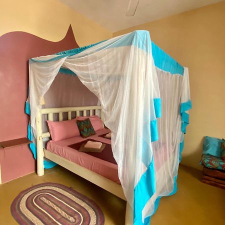 Darwesh Nyumba Lodge Нунгви Экстерьер фото